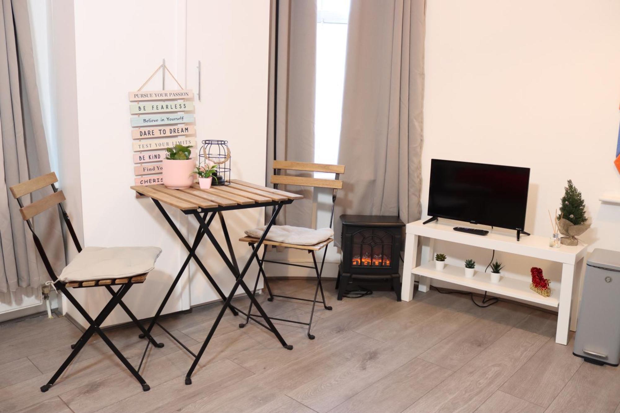 Cosy Studio With Kitchenette And Private Bathroom - 15Mins To Central London! Dış mekan fotoğraf